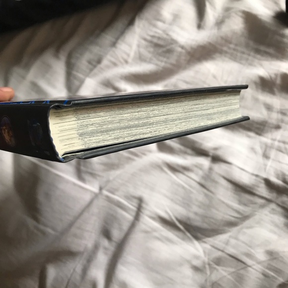 Jojo’s Bizarre Adventure hardcover manga stardust crusaders part 3 vol 1 - Picture 6 of 6